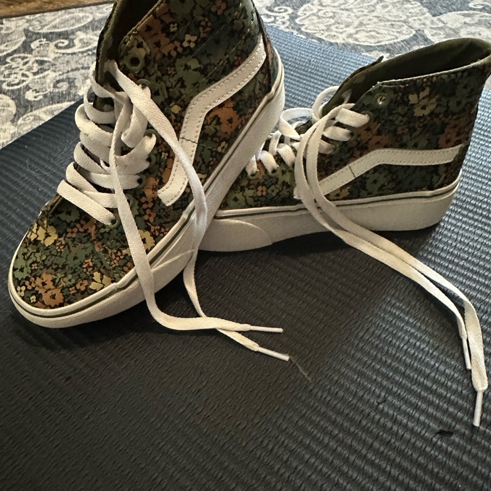 Vans Women's High-Top Sneakers - Green and Brown Floral